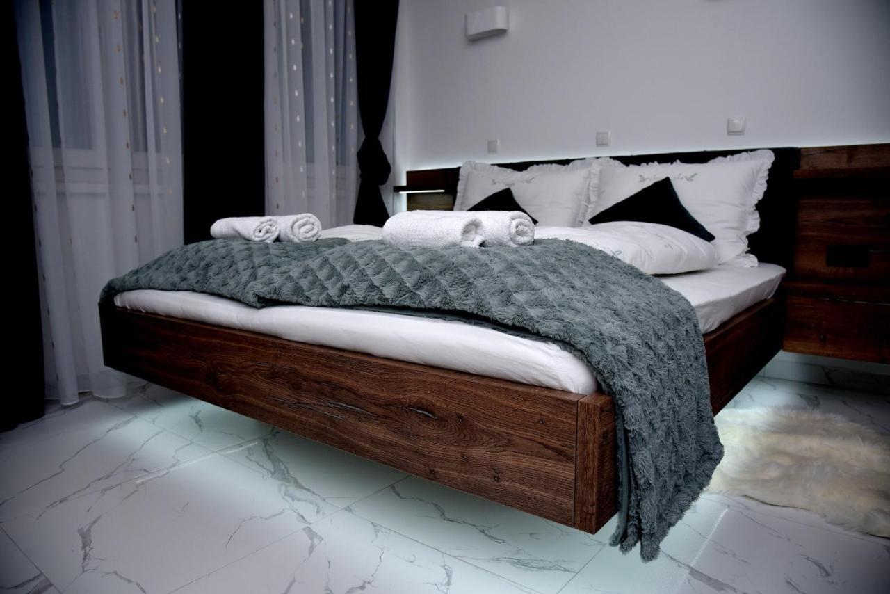 La Luna Premium Deluxe Apartment With Free Jacuzzi, Bikes & Covered Parking Nasice Екстер'єр фото