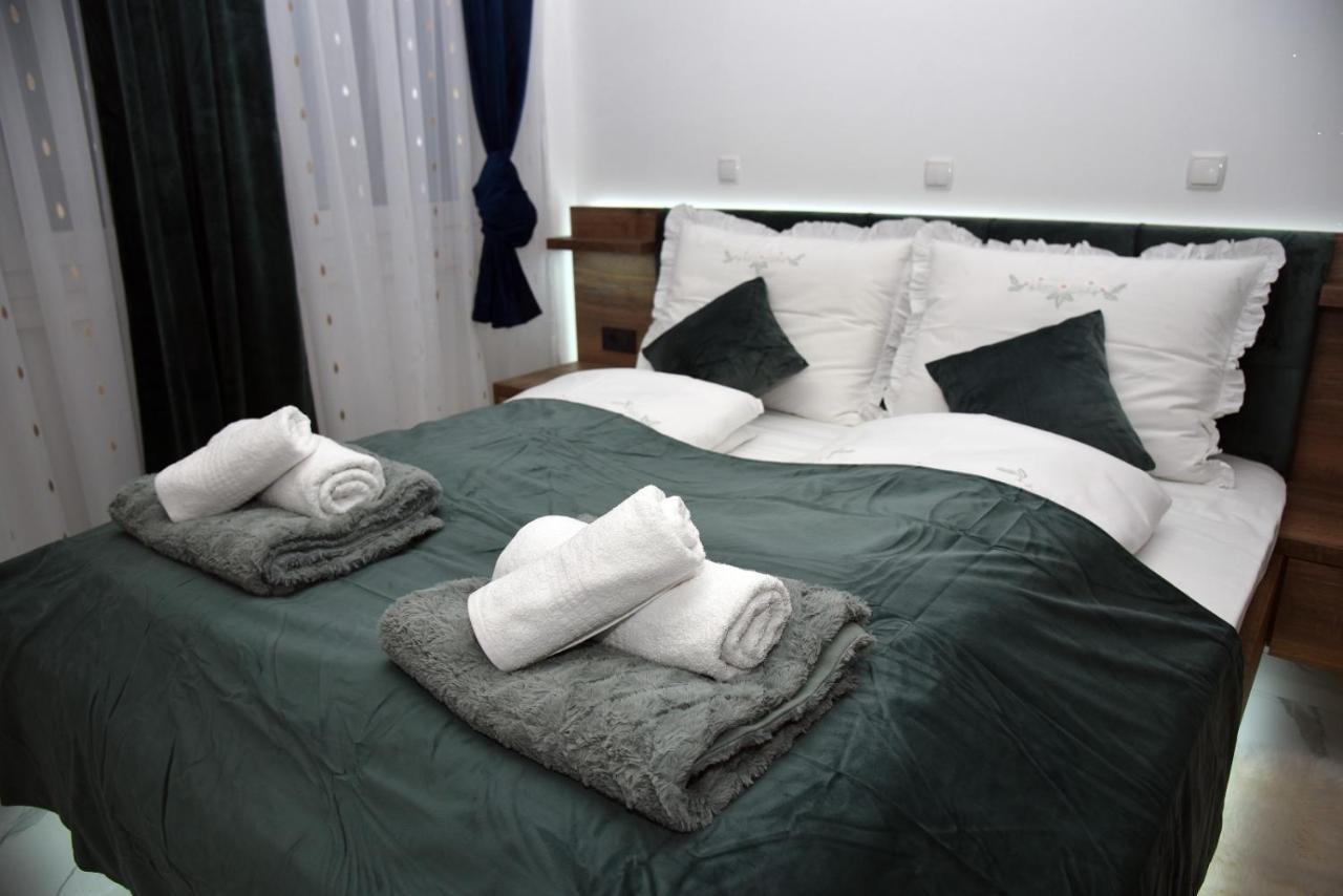 La Luna Premium Deluxe Apartment With Free Jacuzzi, Bikes & Covered Parking Nasice Екстер'єр фото