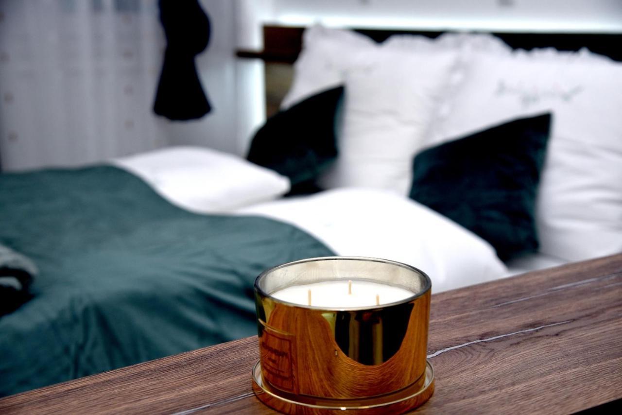 La Luna Premium Deluxe Apartment With Free Jacuzzi, Bikes & Covered Parking Nasice Екстер'єр фото