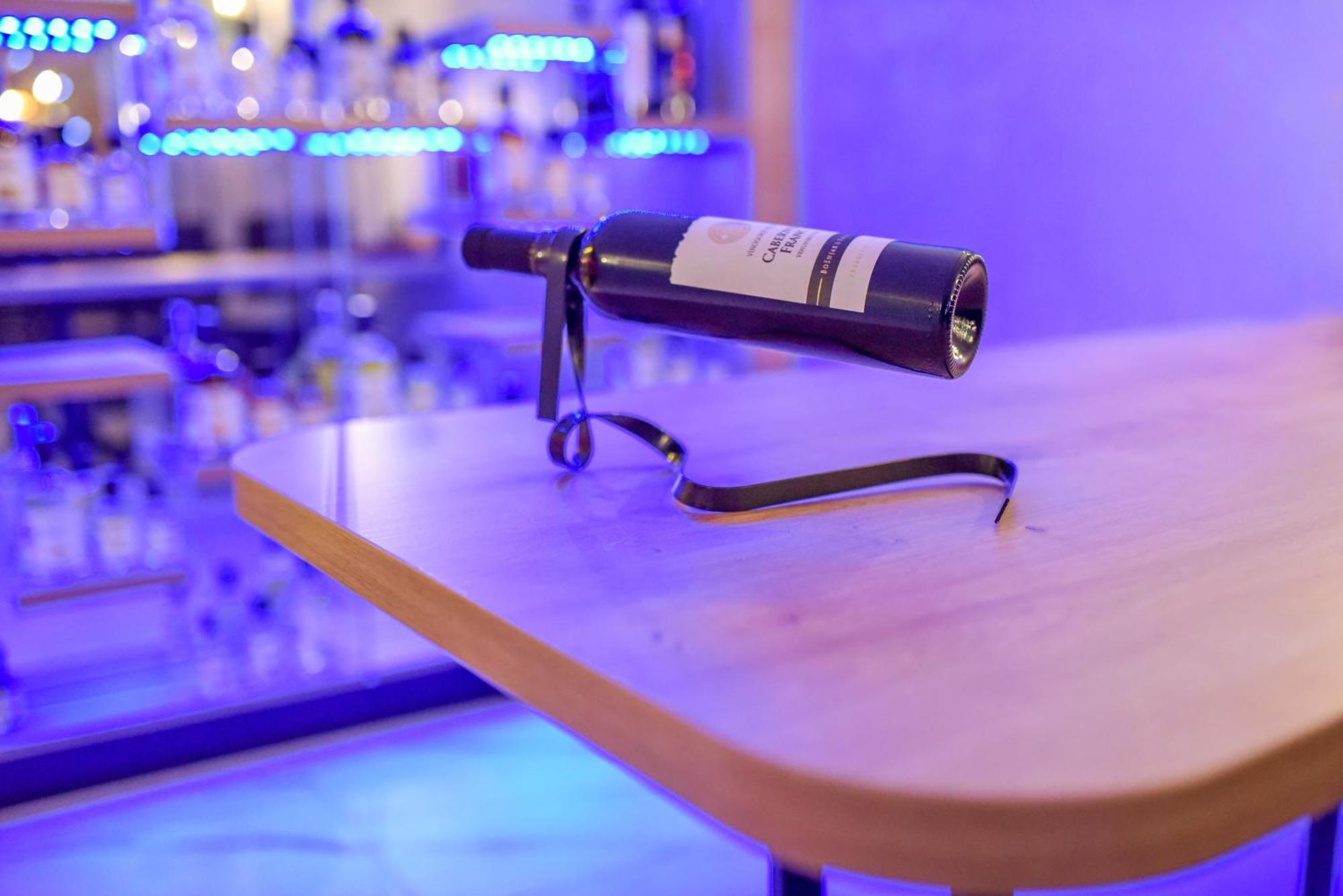 La Luna Premium Deluxe Apartment With Free Jacuzzi, Bikes & Covered Parking Nasice Екстер'єр фото