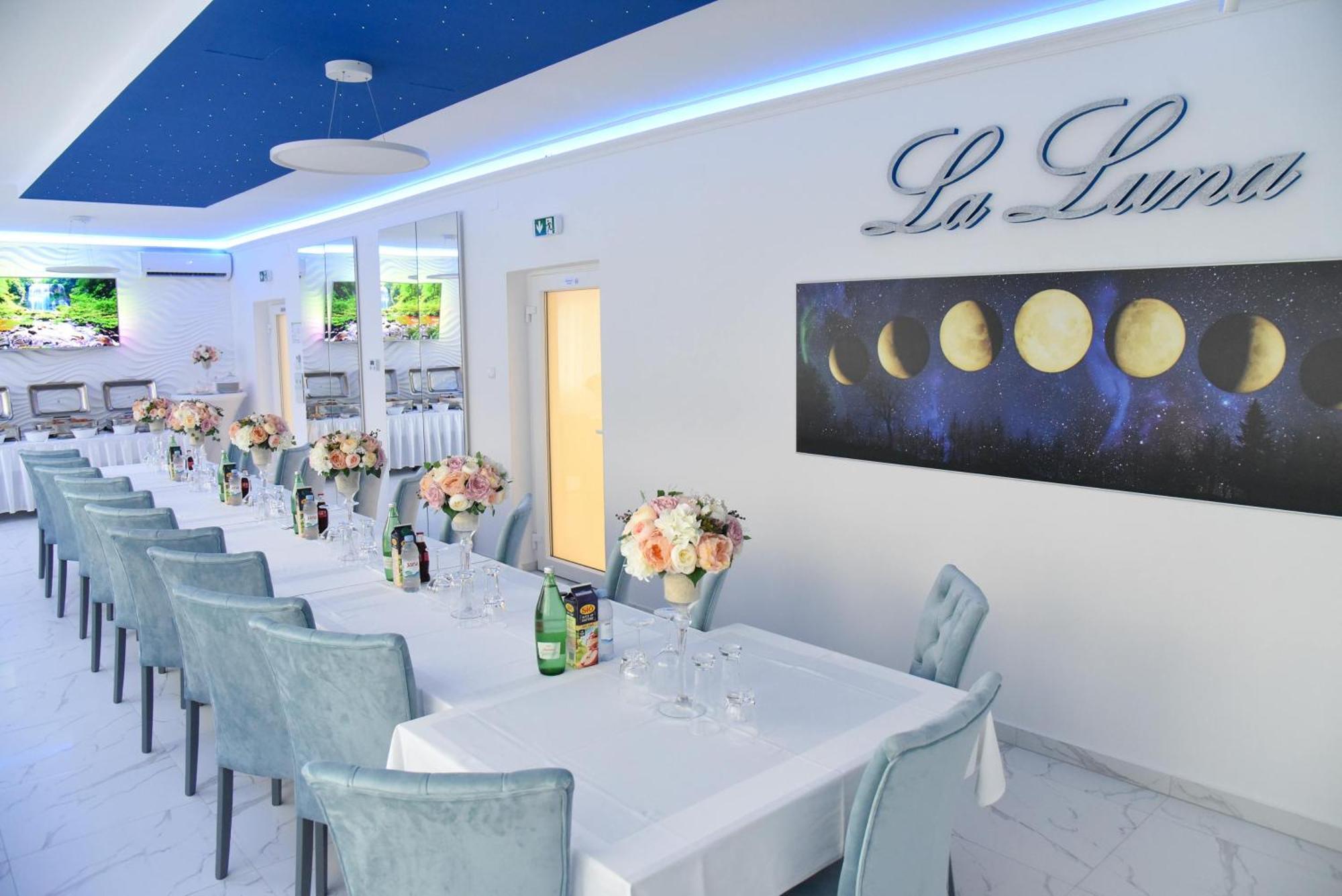 La Luna Premium Deluxe Apartment With Free Jacuzzi, Bikes & Covered Parking Nasice Екстер'єр фото